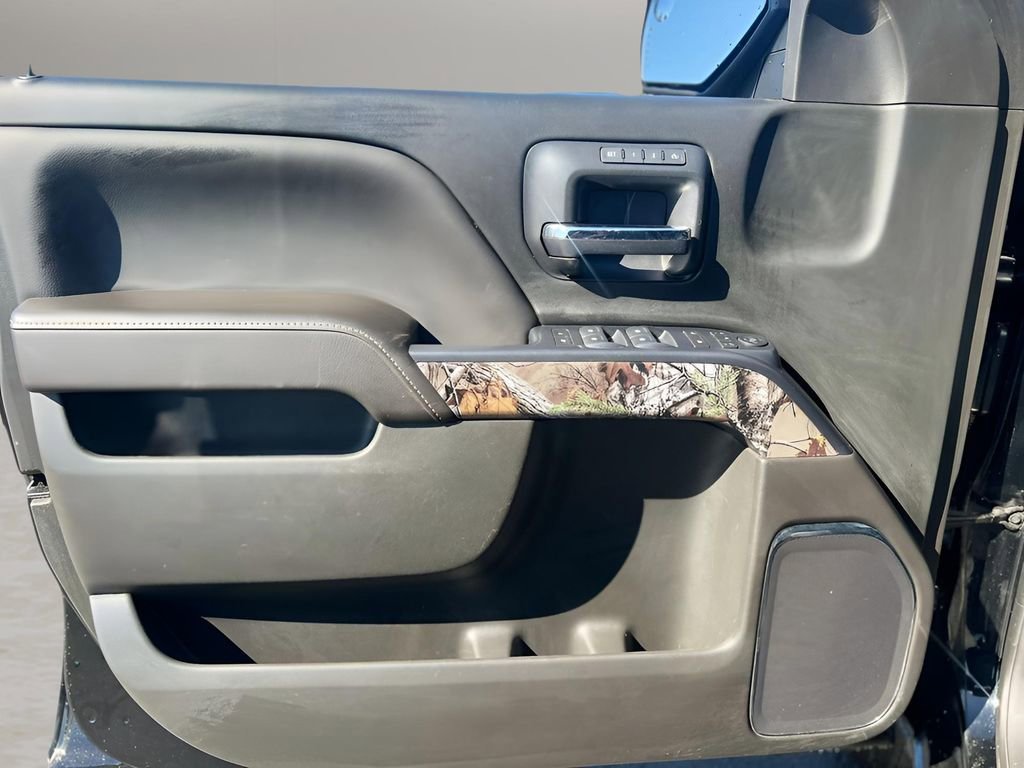 Used 2018 Chevrolet Silverado 1500 LTZ Z71 w/ Realtree Edition image 24