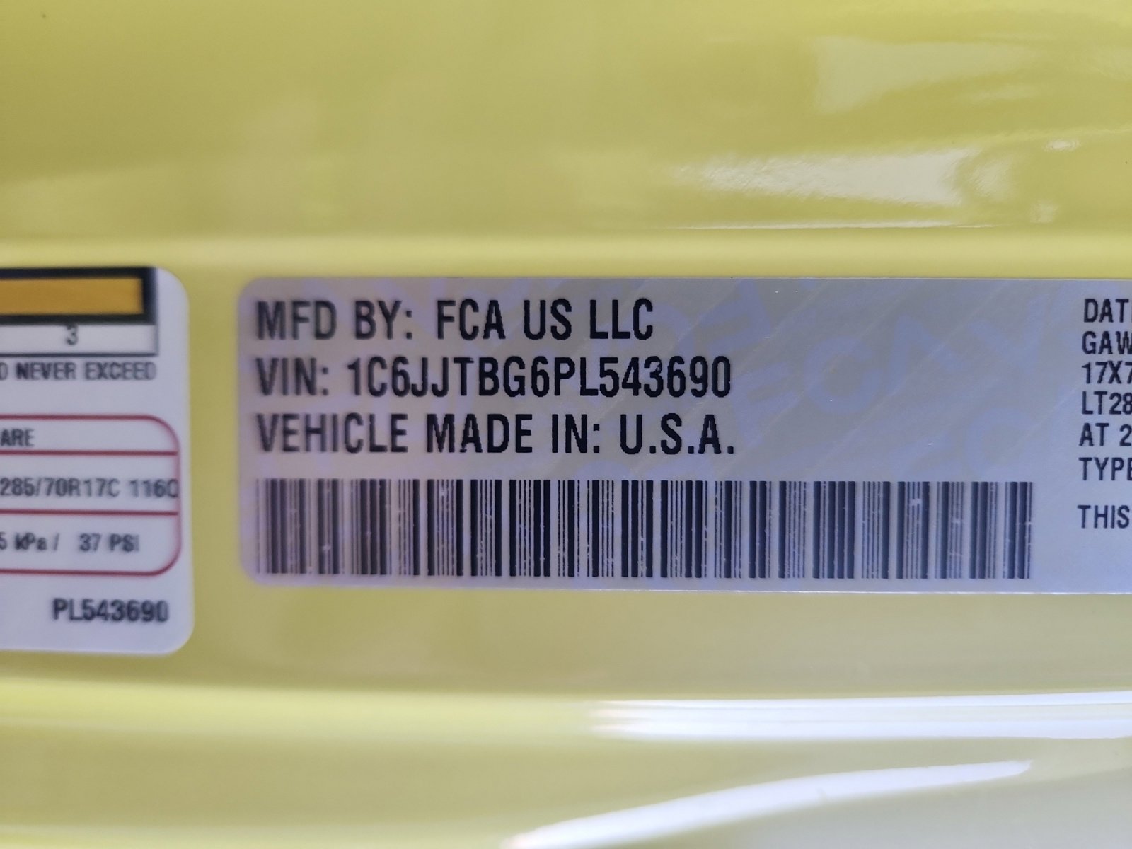 Used 2023 Jeep Gladiator Rubicon w/ Cold Weather Group image 26