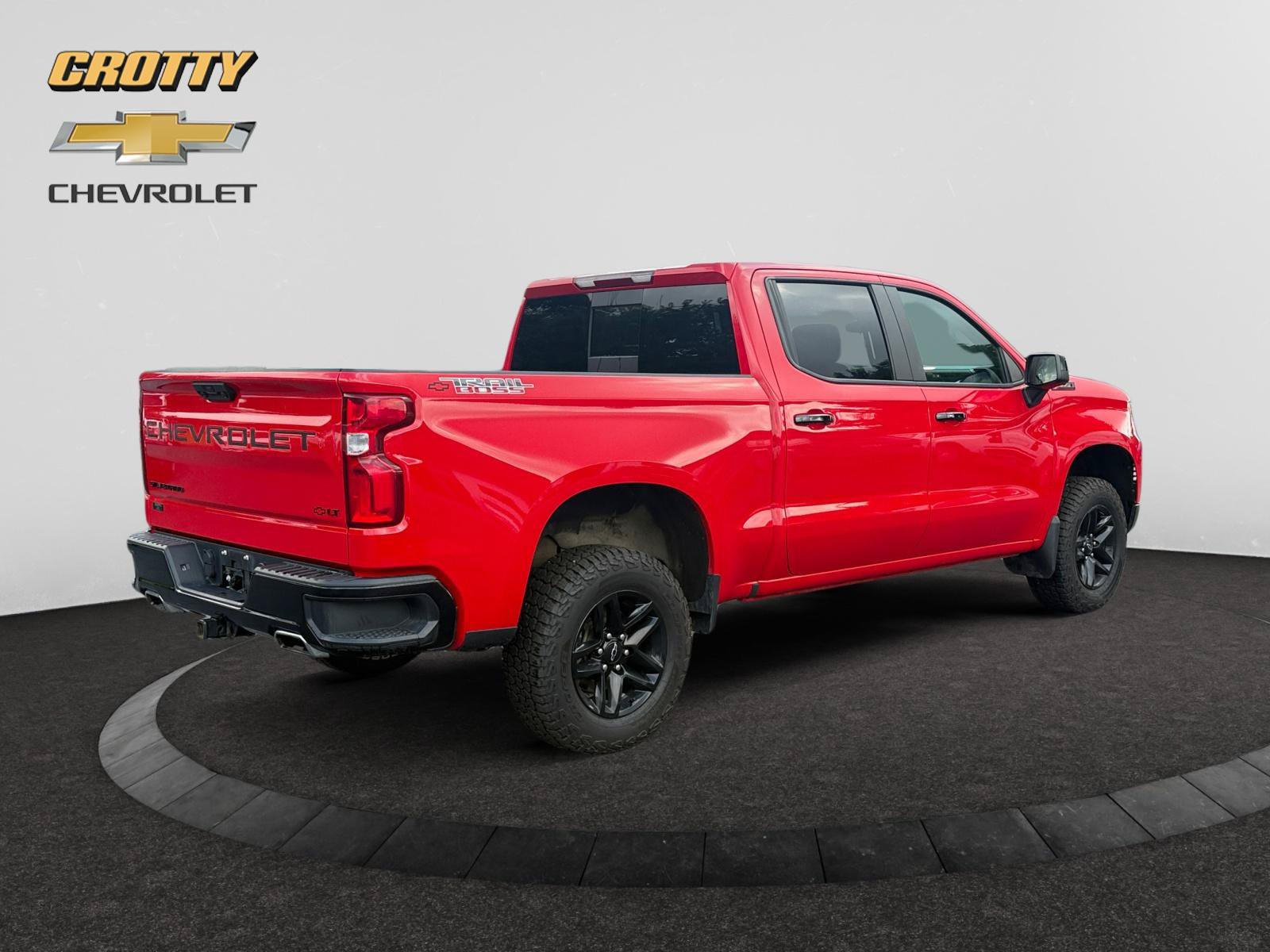 Used 2024 Chevrolet Silverado 1500 LT Trail Boss w/ Convenience Package II AWD/4WD image 5