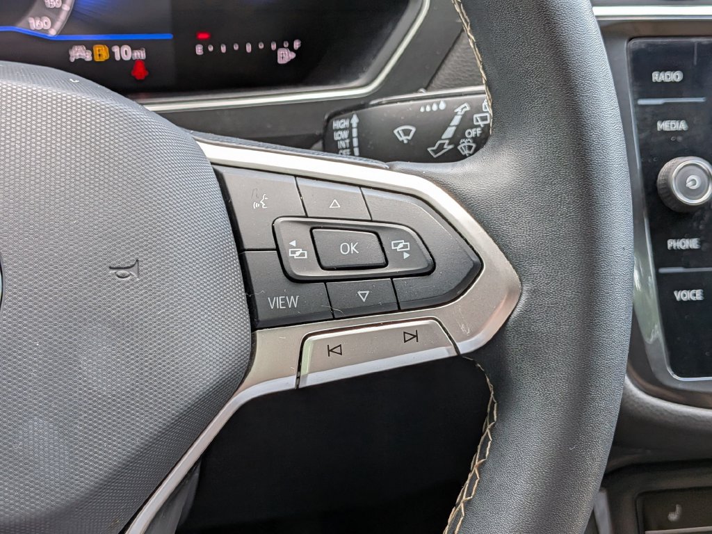 Certified 2024 Volkswagen Tiguan SE AWD/4WD image 17