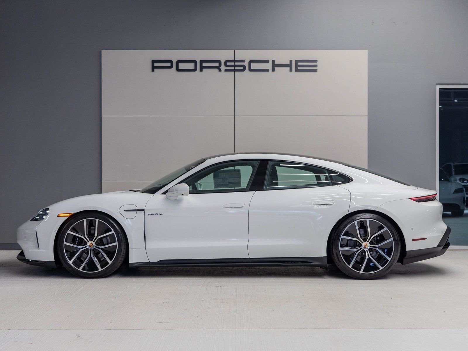 Used 2025 Porsche Taycan GTS image 2