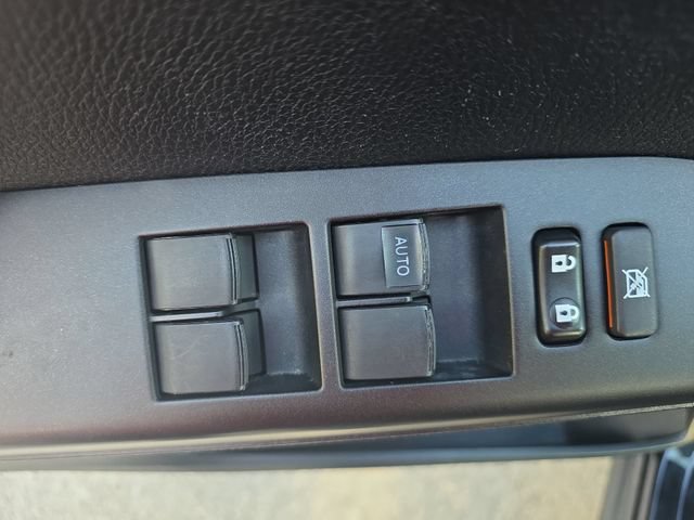Used 2018 Toyota RAV4 XLE FWD image 28