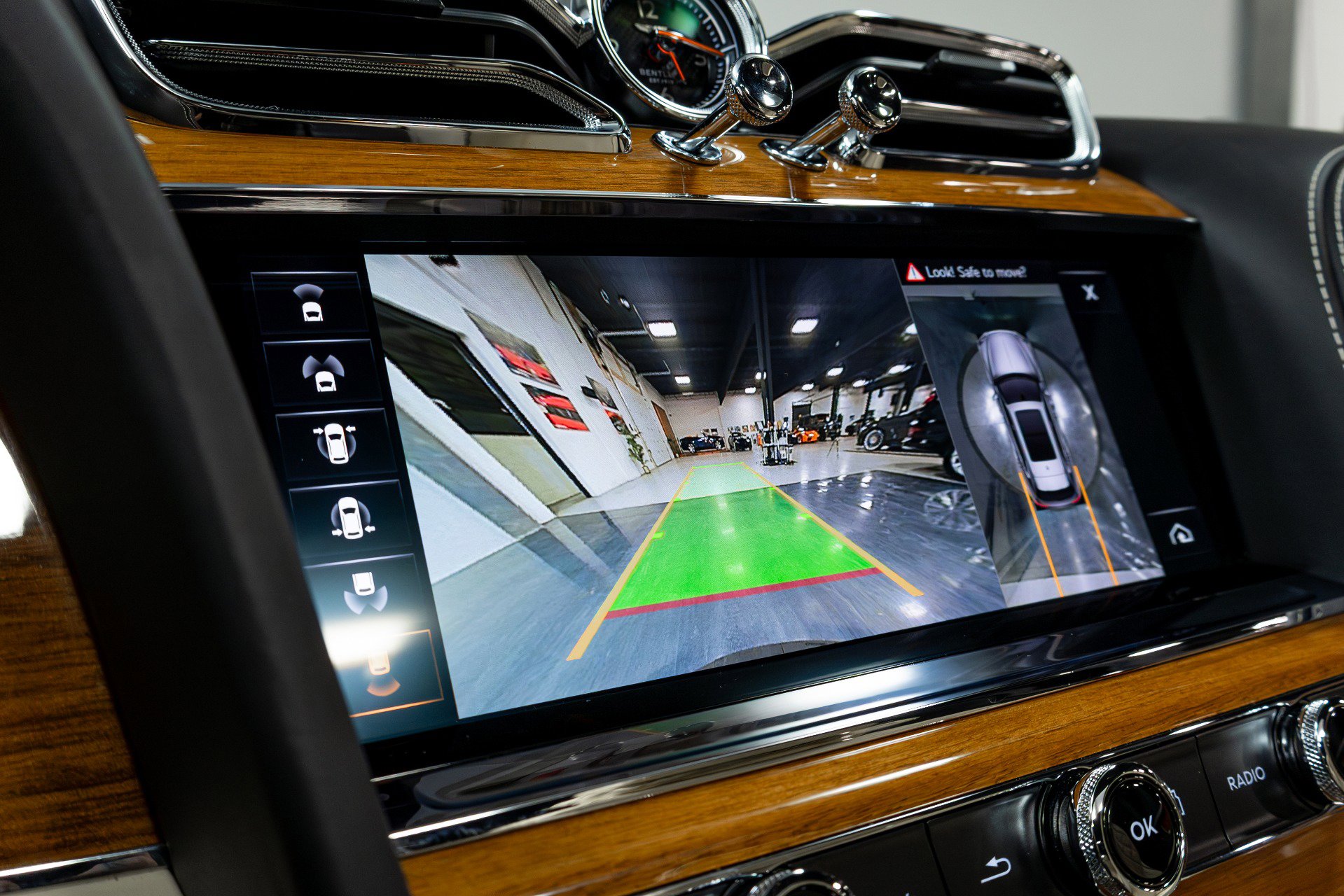 Used 2021 Bentley Bentayga w/ First Edition Specification AWD/4WD image 83