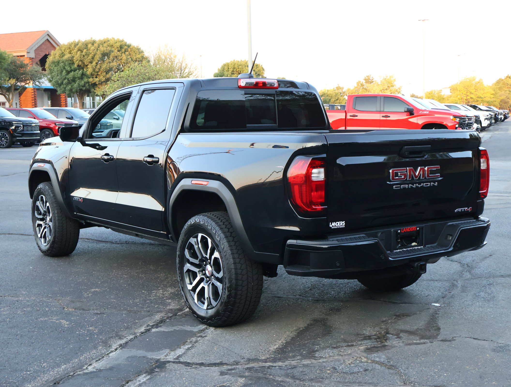 Used 2024 GMC Canyon AT4 w/ Technology Package AWD/4WD image 7