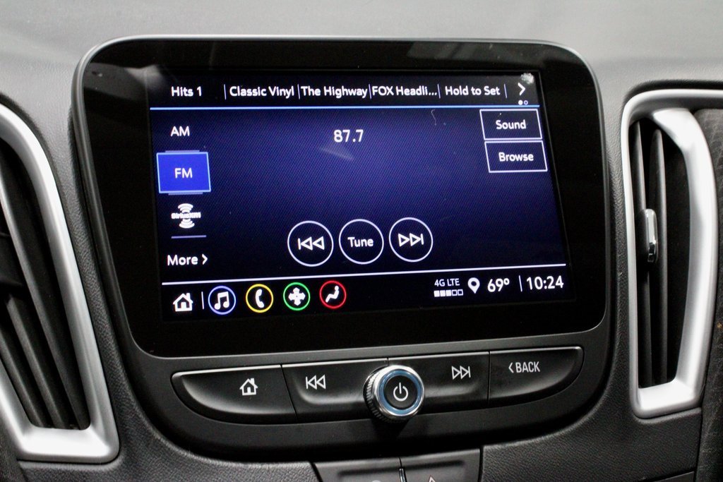 Used 2024 Chevrolet Malibu LT image 3