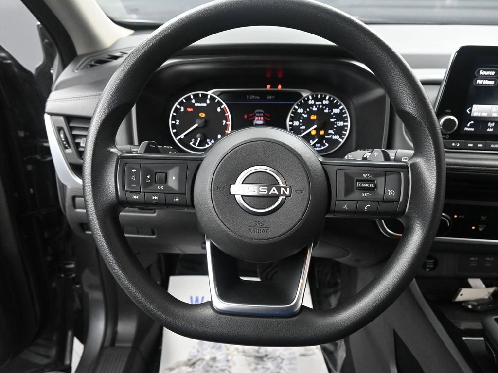 Used 2024 Nissan Rogue S image 31