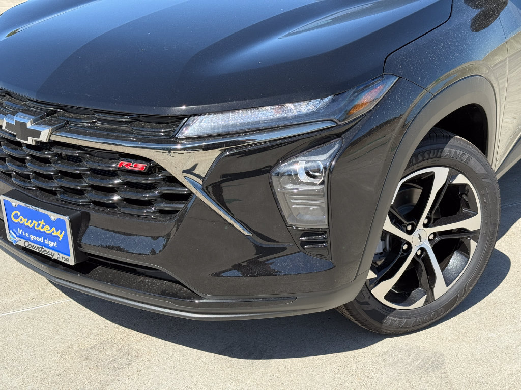 New 2026 Chevrolet Trax RS w/ Driver Confidence Package FWD image 3