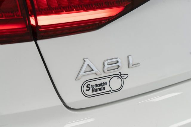 Used 2021 Audi A8 L 4.0T image 11