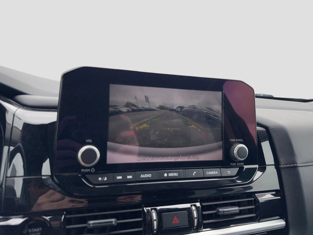 Used 2025 Nissan Pathfinder SV FWD image 18
