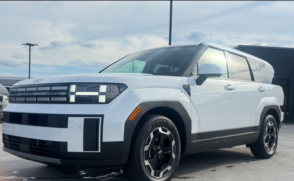 New 2026 Hyundai Santa Fe SE image 1