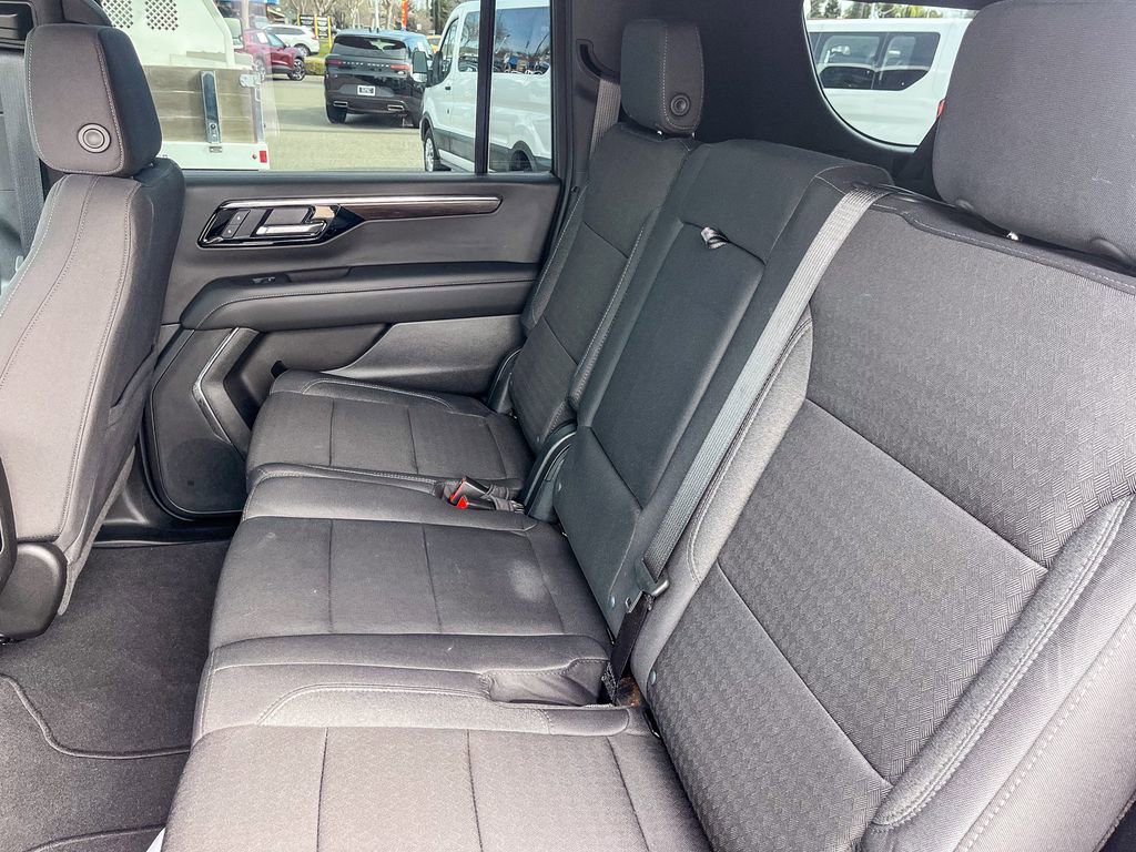 Used 2026 Chevrolet Suburban LS image 17