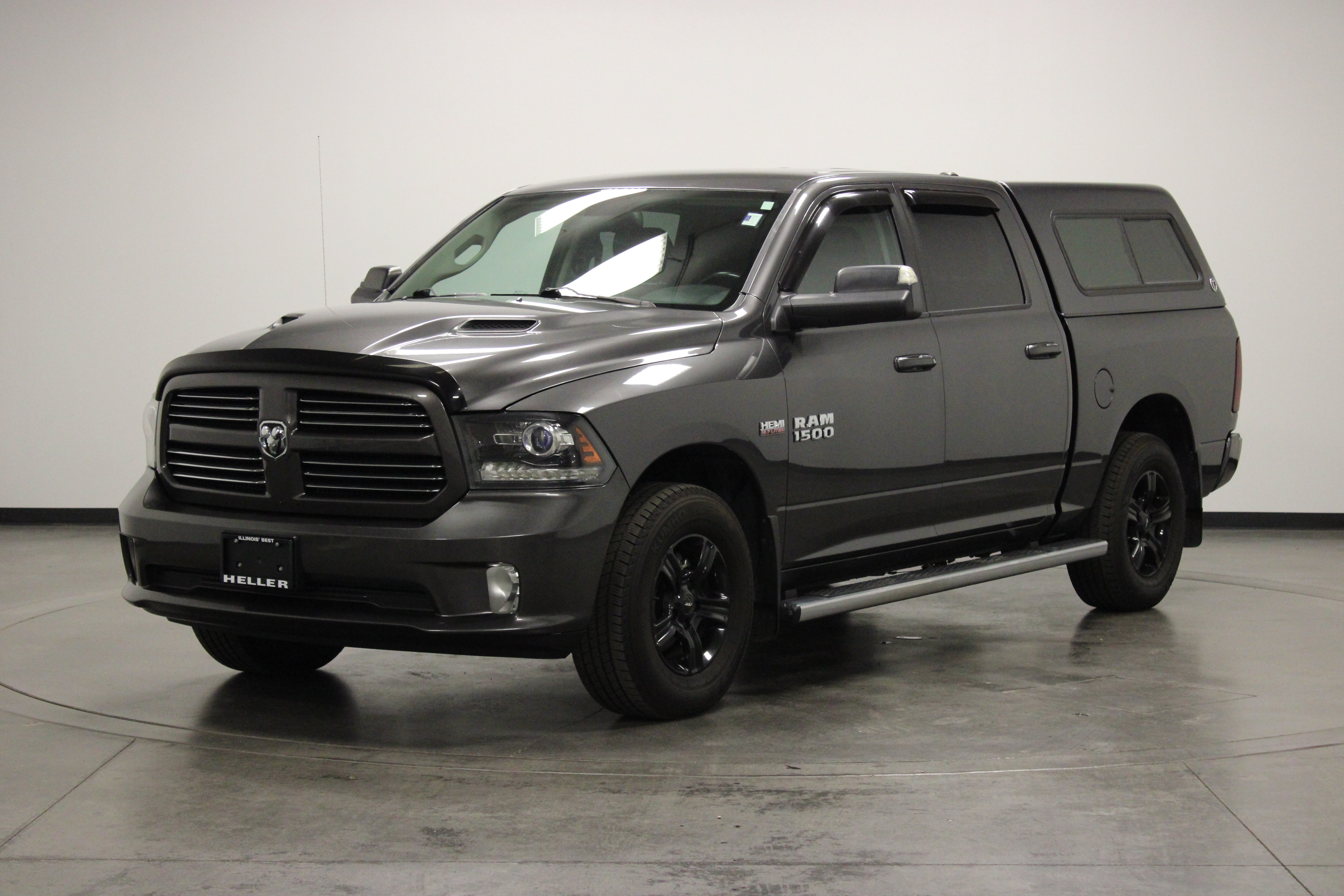 Used 2016 RAM 1500 Sport RWD image 4