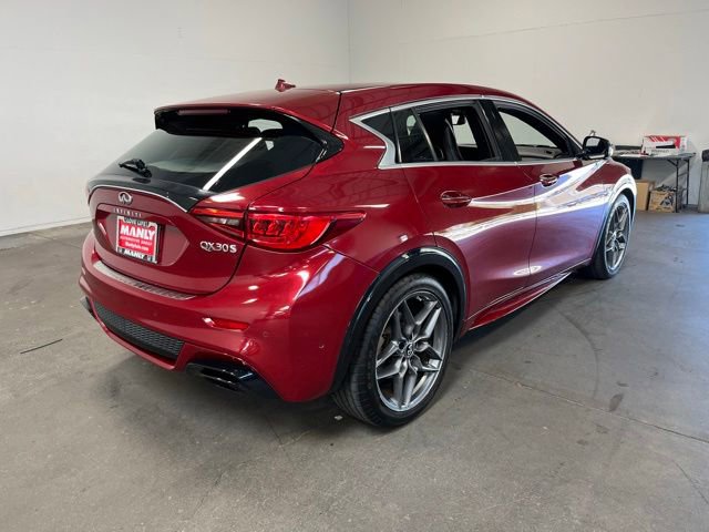 Used 2018 INFINITI QX30 Sport w/ Sport Leather Package FWD image 3