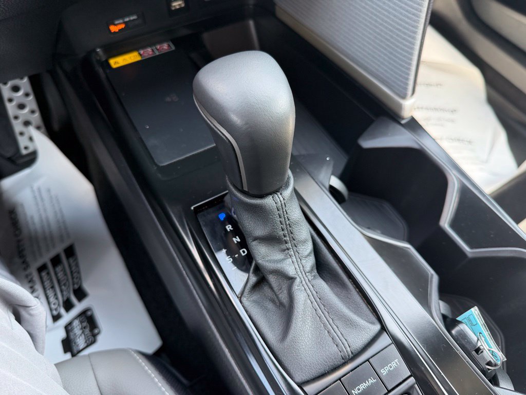 Certified 2025 Toyota Camry SE AWD/4WD image 18