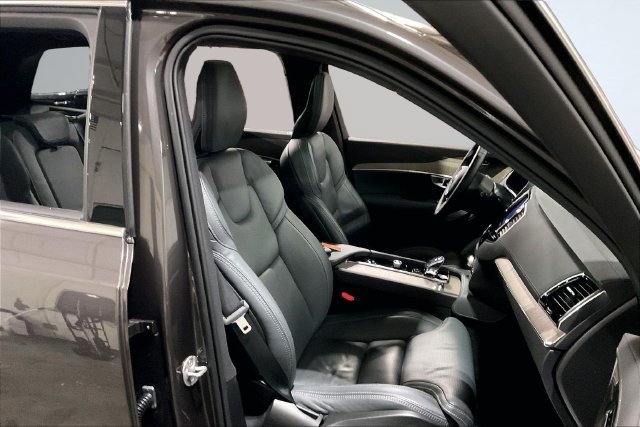 Certified 2024 Volvo XC90 T8 Ultimate w/ Protection Package Premier AWD/4WD image 10