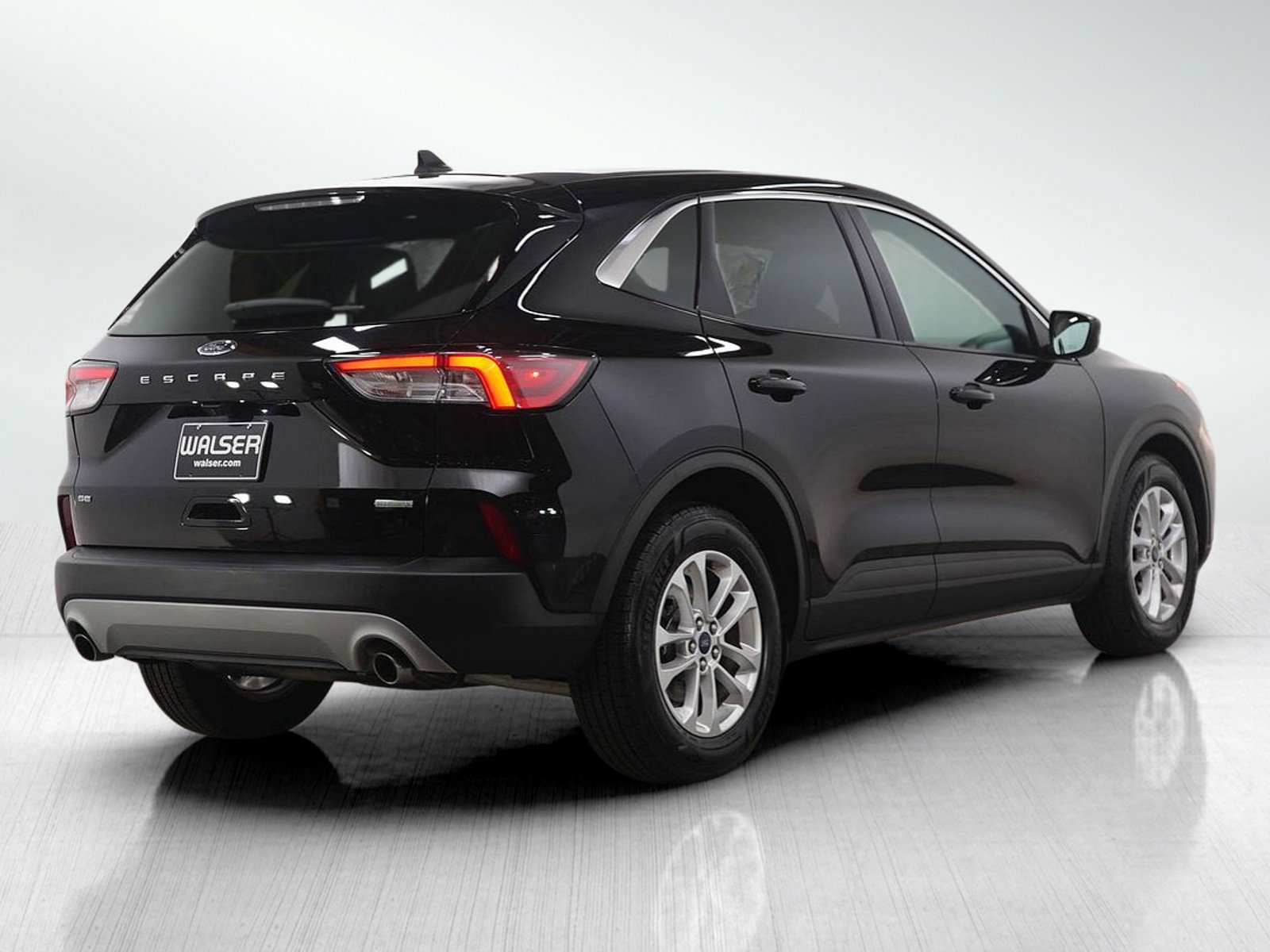 Used 2020 Ford Escape SE image 6