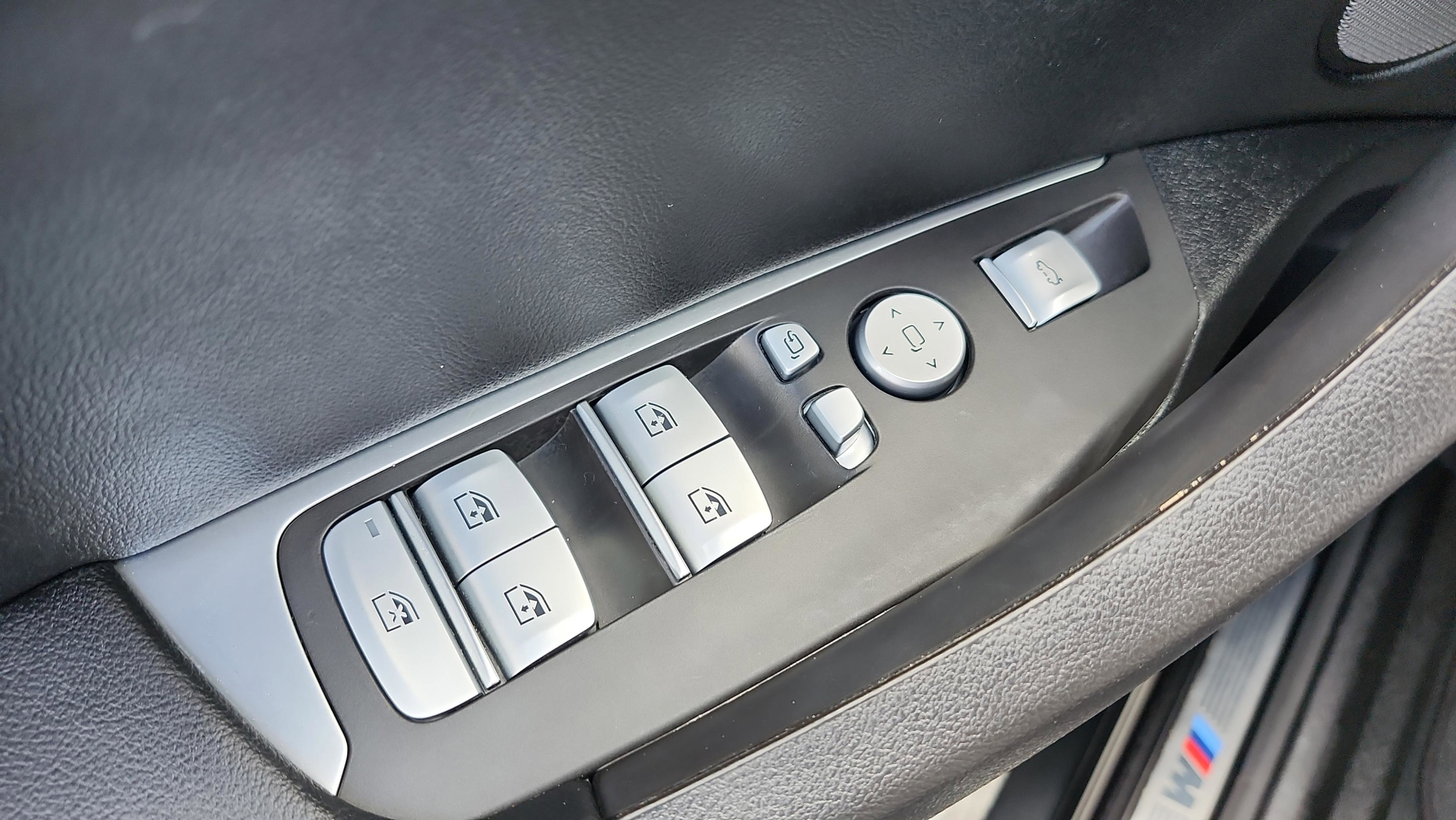 Certified 2025 BMW X4 xDrive30i w/ Premium Package image 13