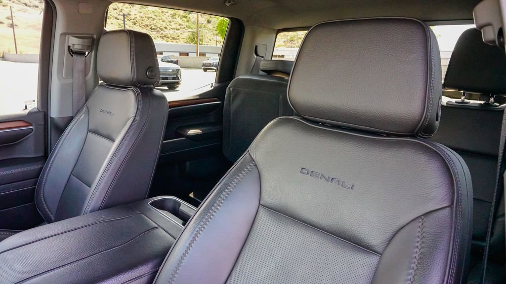 Used 2023 GMC Sierra 1500 Denali w/ Technology Package AWD/4WD image 18