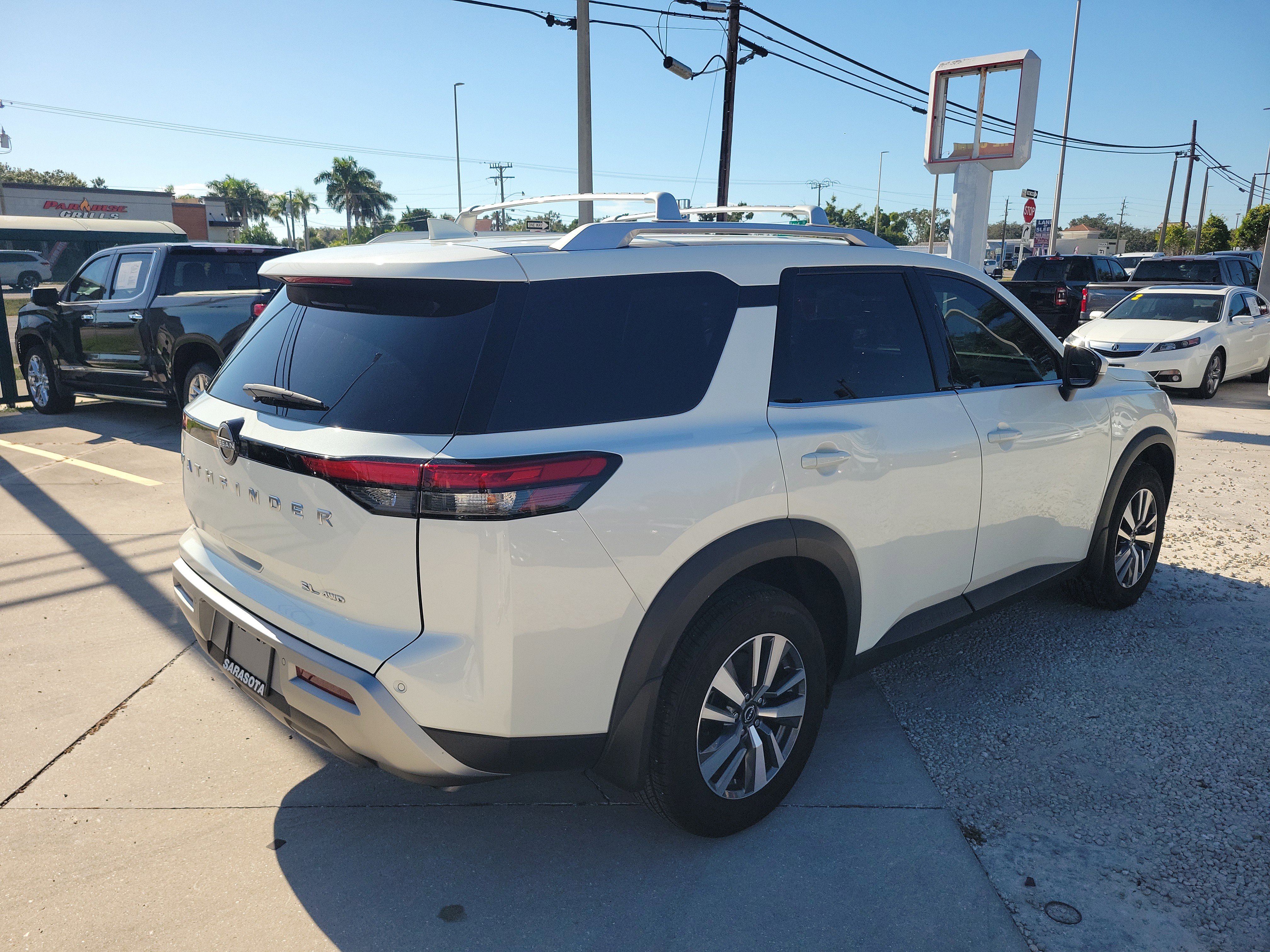 Used 2024 Nissan Pathfinder SL image 6