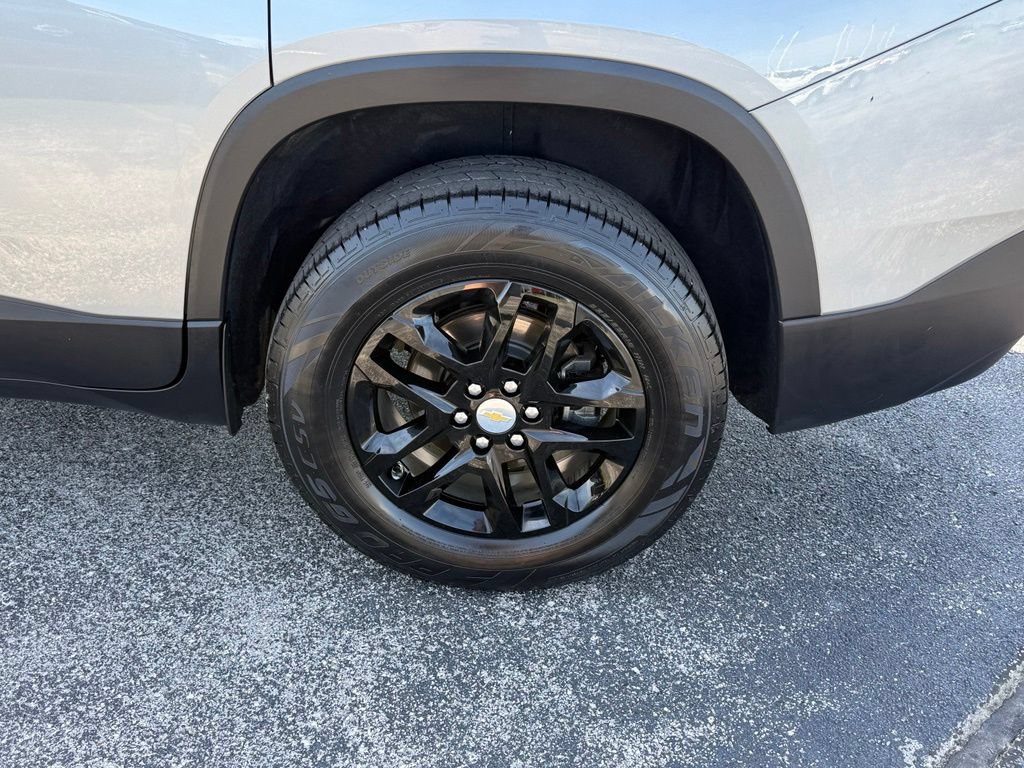 Used 2023 Chevrolet Traverse LS FWD image 38
