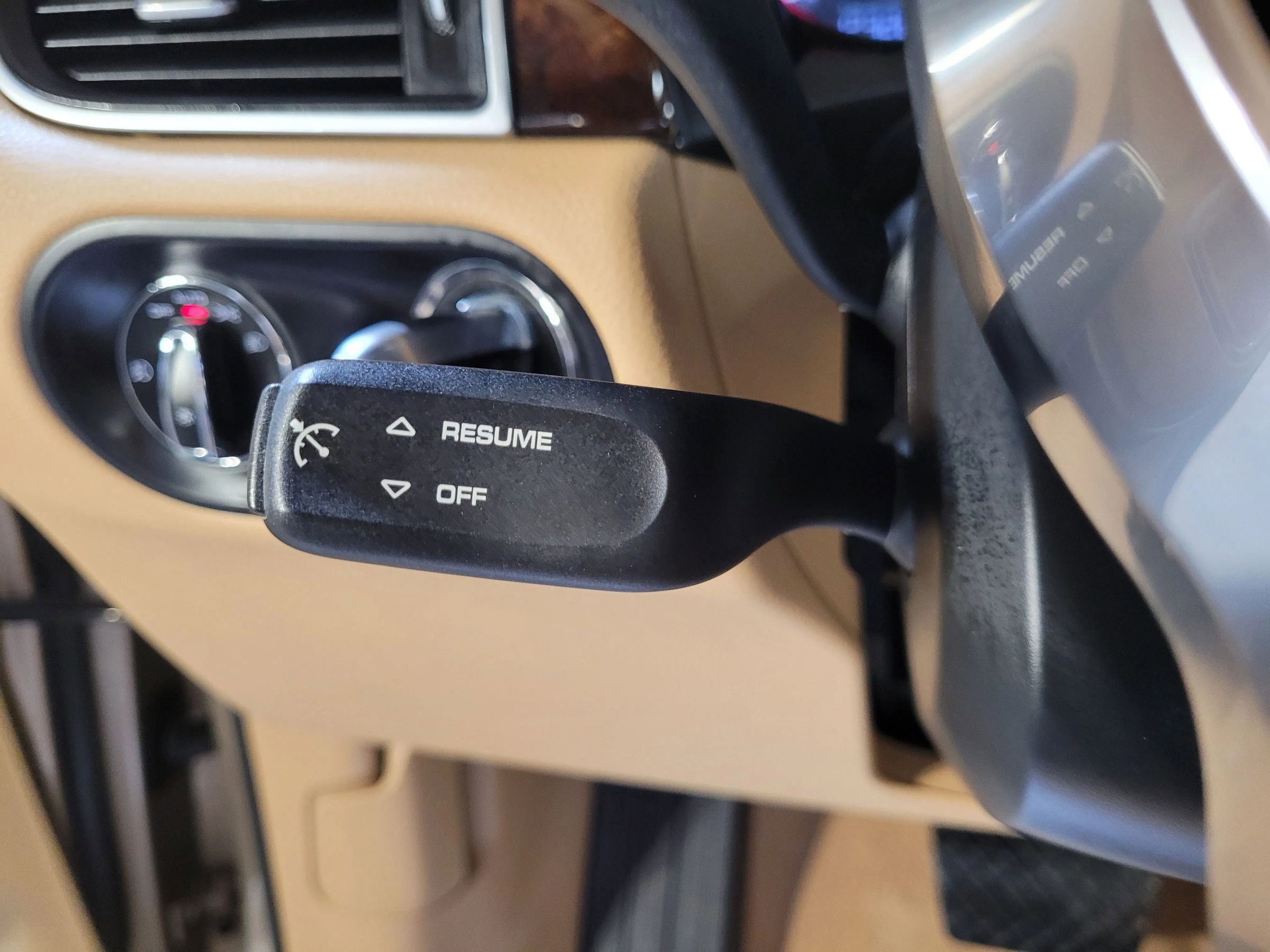Used 2015 Porsche Macan S AWD/4WD image 25