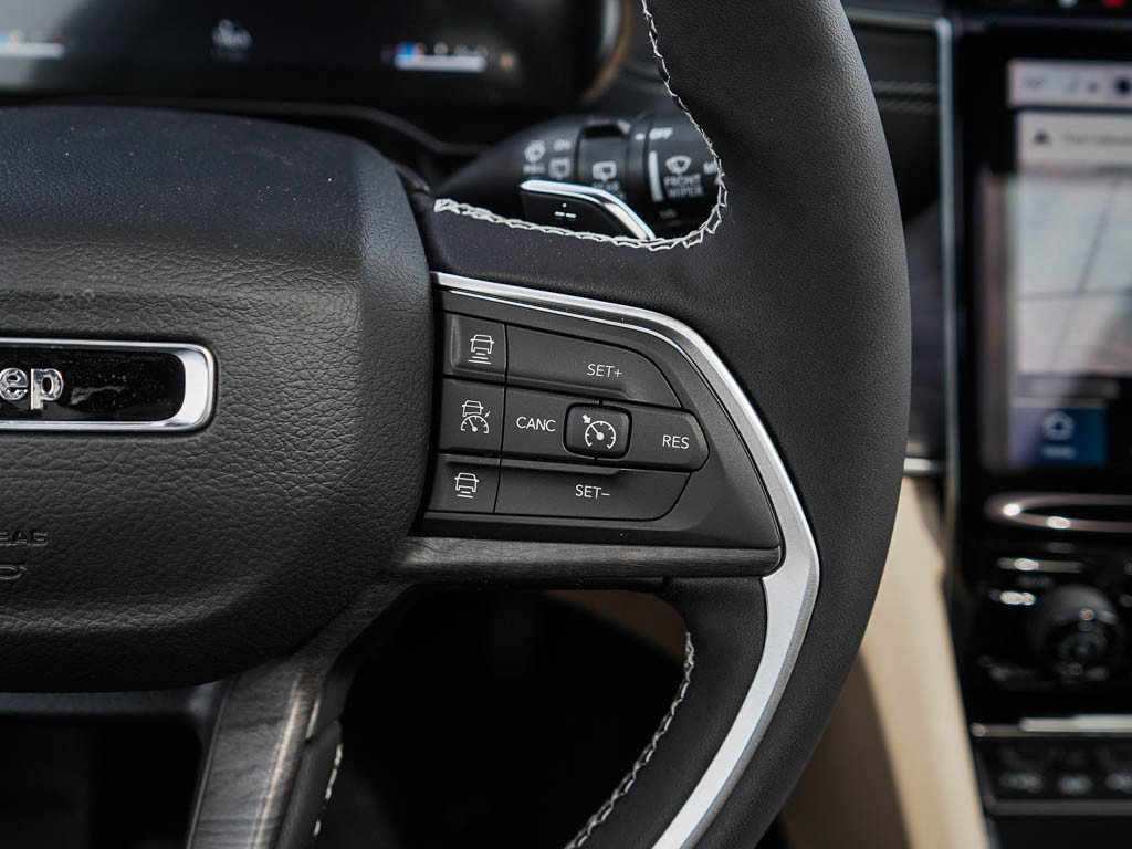 New 2025 Jeep Grand Cherokee L Limited w/ Trailer Tow Package image 22