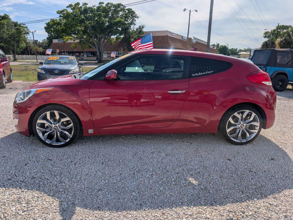 Used 2014 Hyundai Veloster RE:FLEX Edition image 4
