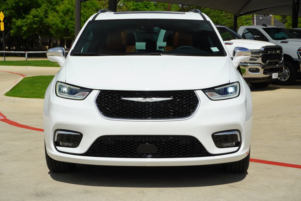 Used 2024 Chrysler Pacifica Pinnacle w/ Trailer Tow Group image 7