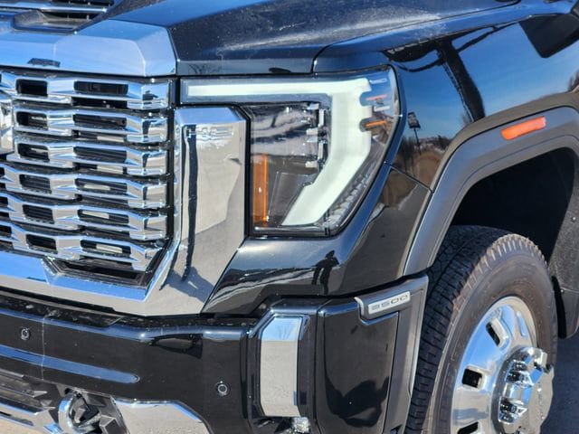 New 2026 GMC Sierra 3500 Denali w/ Denali Reserve Package AWD/4WD image 6