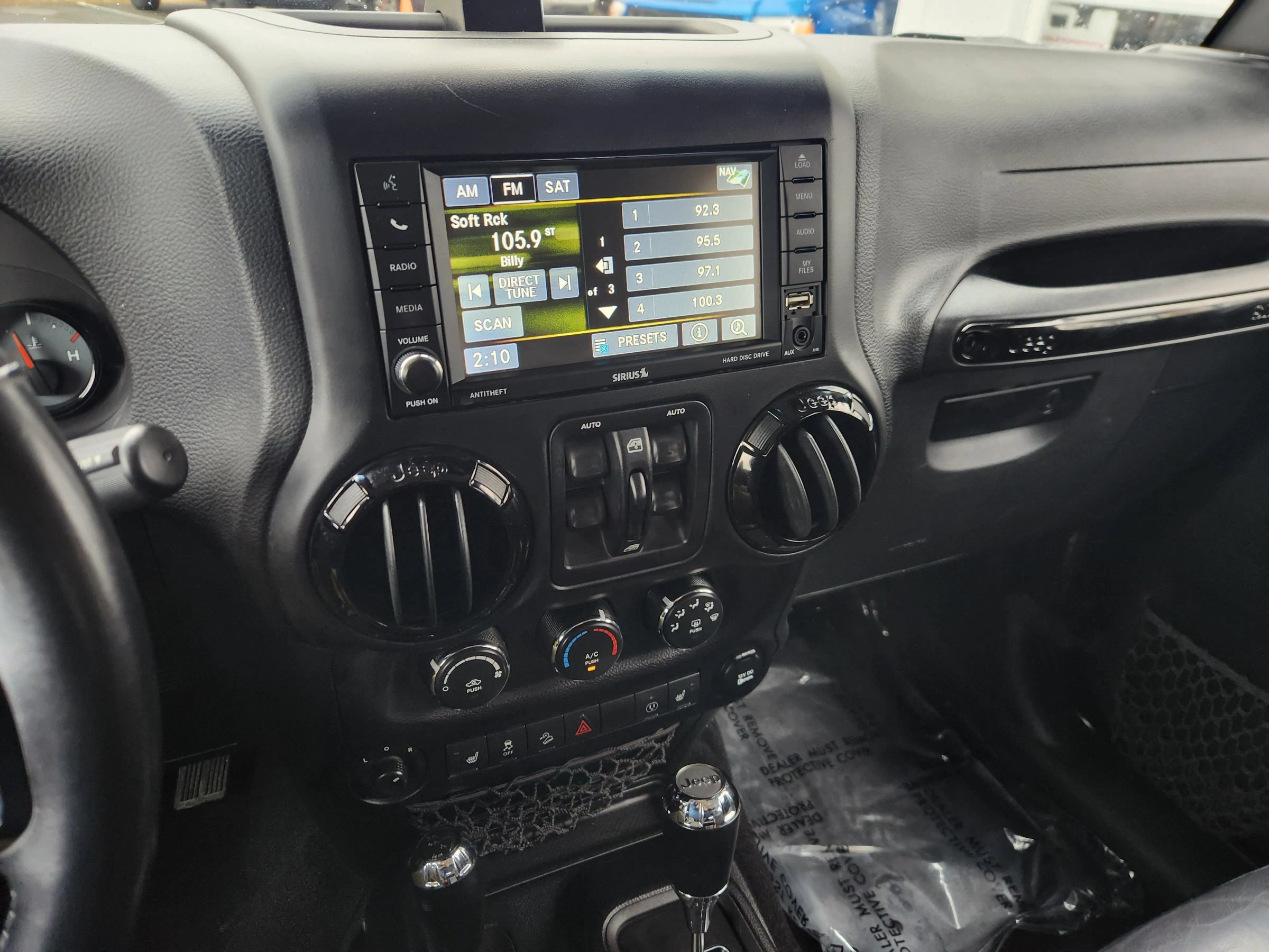 Used 2017 Jeep Wrangler Unlimited Sahara AWD/4WD image 38