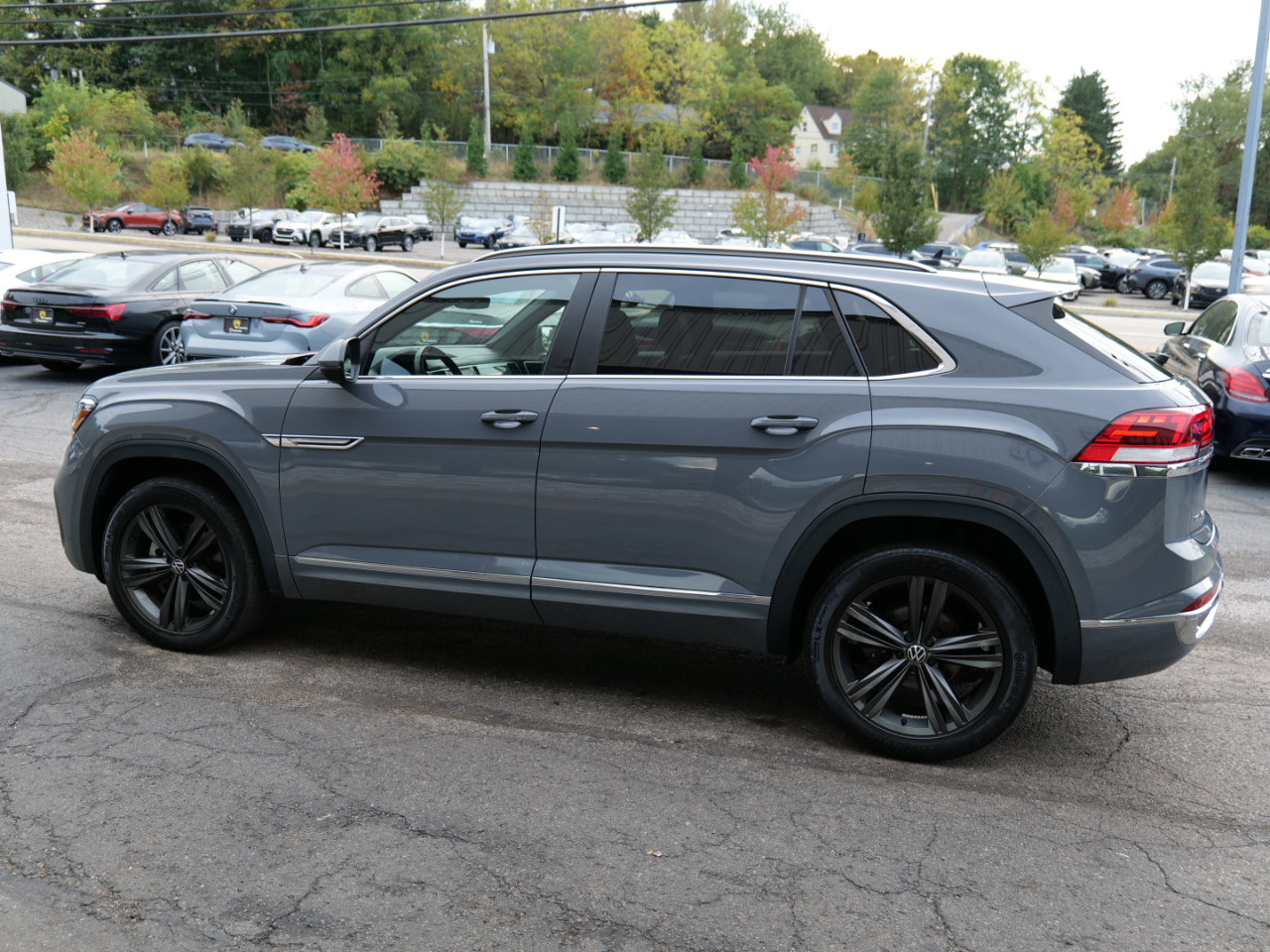 Used 2022 Volkswagen Atlas Cross Sport SEL R-Line image 75