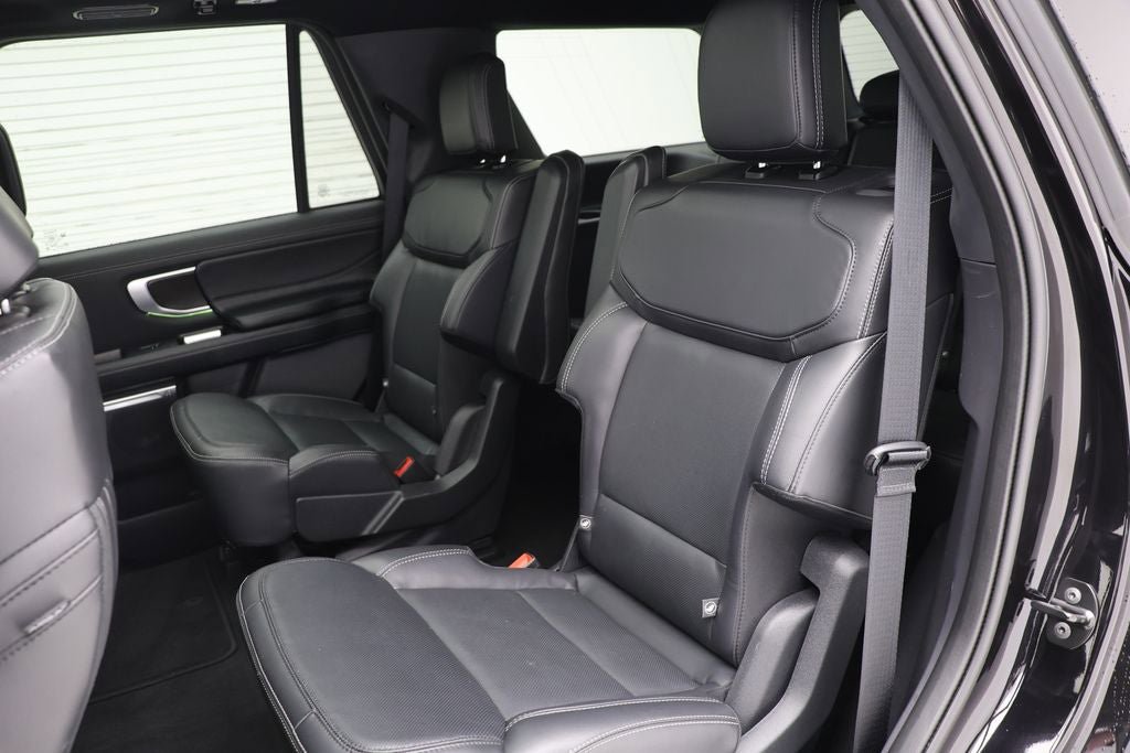 Used 2025 Ford Expedition Platinum w/ Stealth Appearance Package AWD/4WD image 11