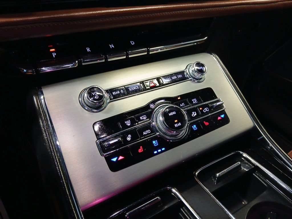 Used 2022 Lincoln Aviator Reserve w/ Elements Package Plus RWD image 24