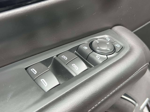 Certified 2026 Chevrolet Suburban LT w/ Comfort Package AWD/4WD image 18