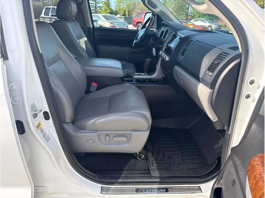 Used 2013 Toyota Tundra Platinum image 18