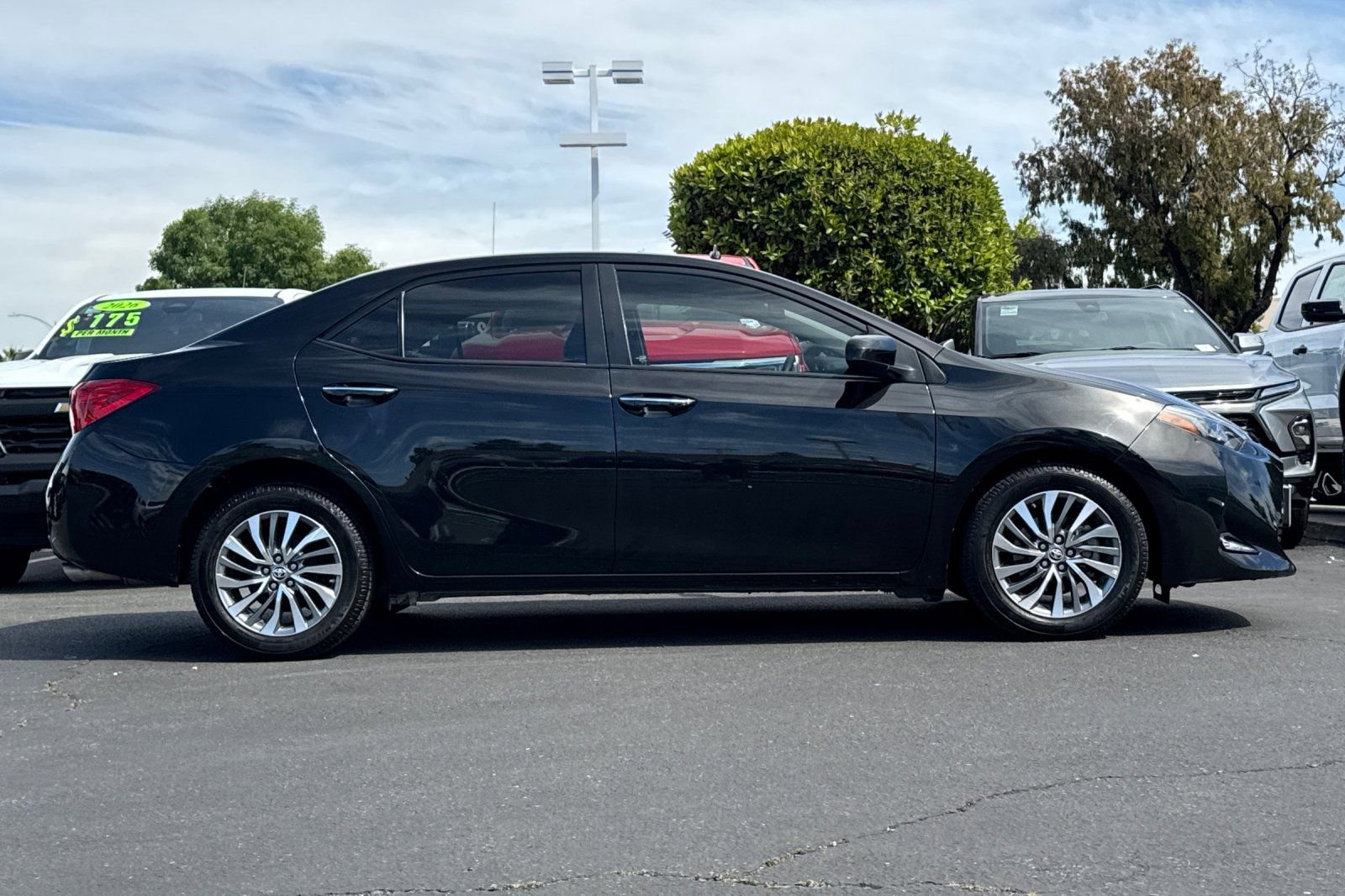 Used 2018 Toyota Corolla XLE image 4