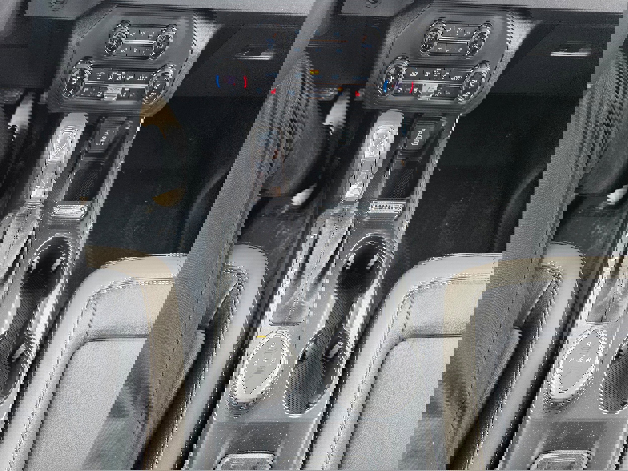 New 2026 Ford Bronco Outer Banks image 14