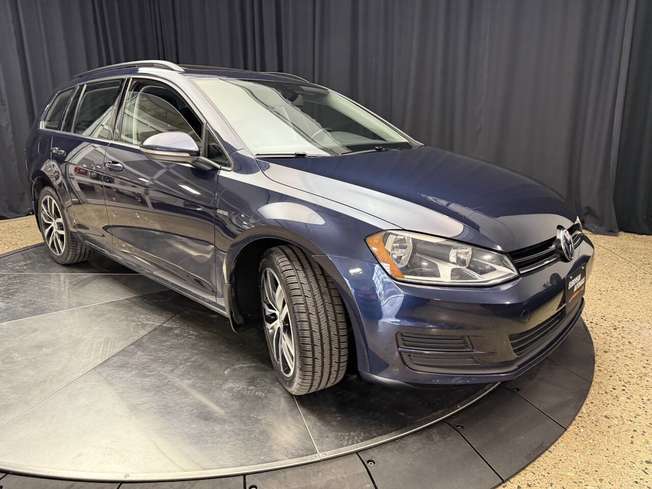 Used 2016 Volkswagen Golf Limited Edition FWD image 13