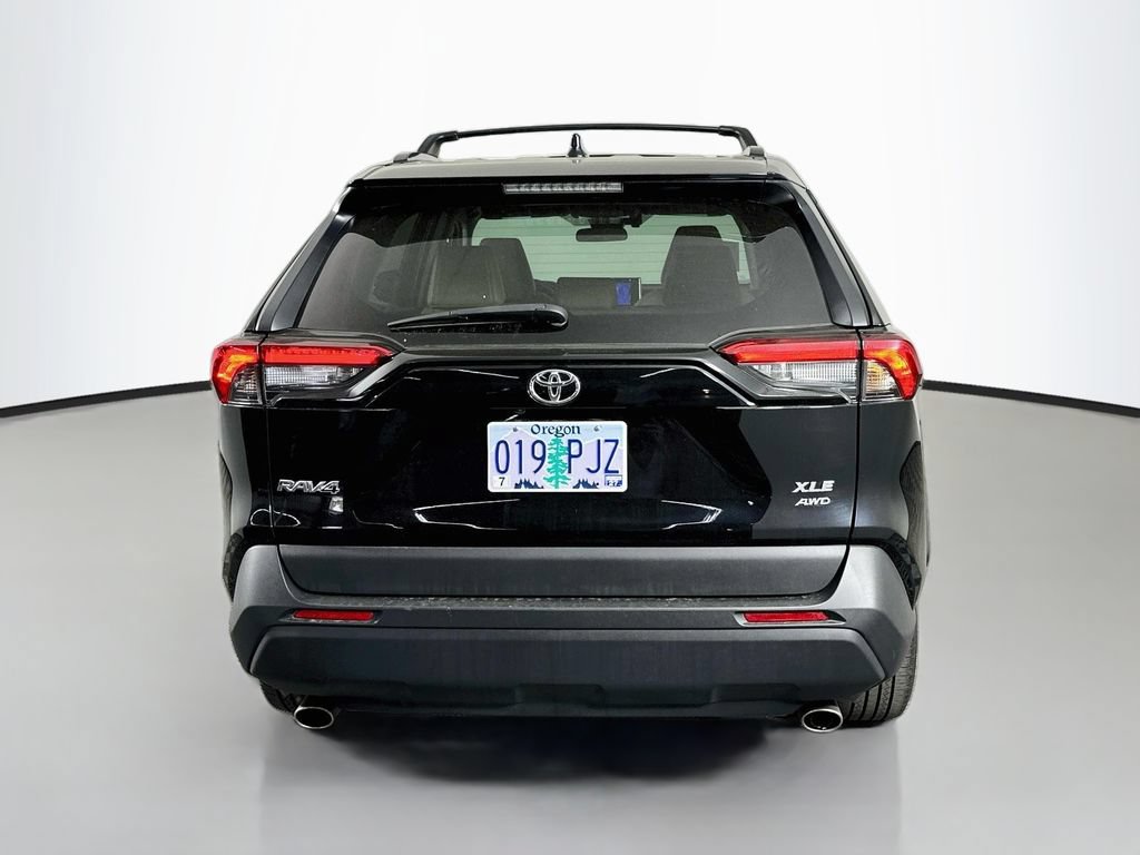 Used 2023 Toyota RAV4 XLE Premium AWD/4WD image 7