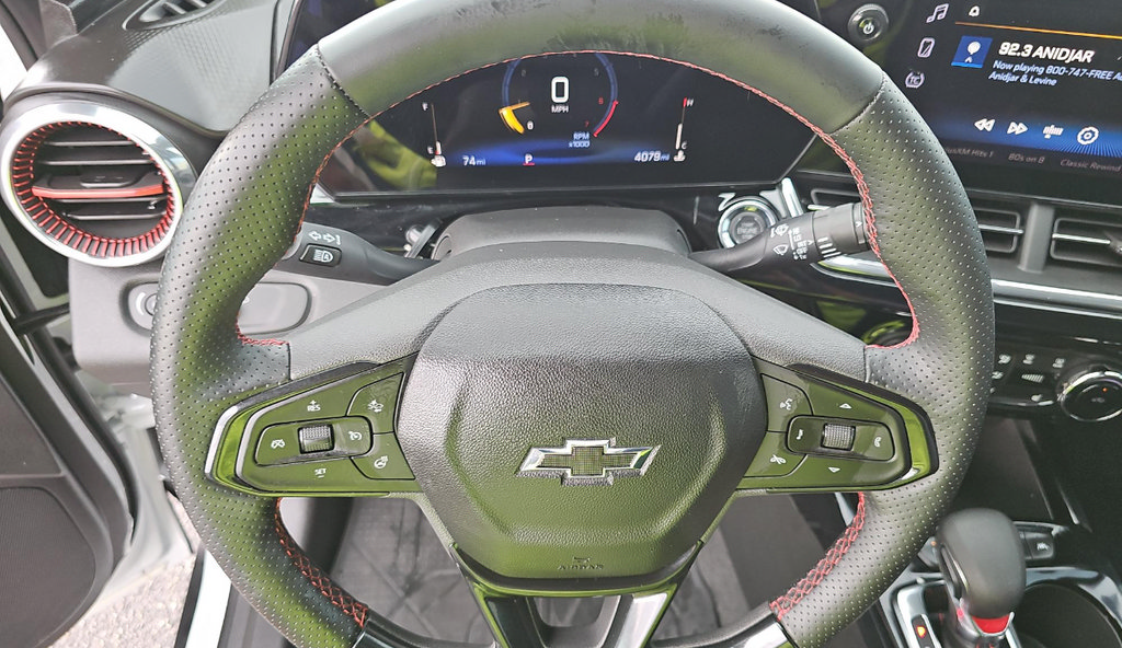Used 2025 Chevrolet Trax RS w/ Driver Confidence Package FWD image 12