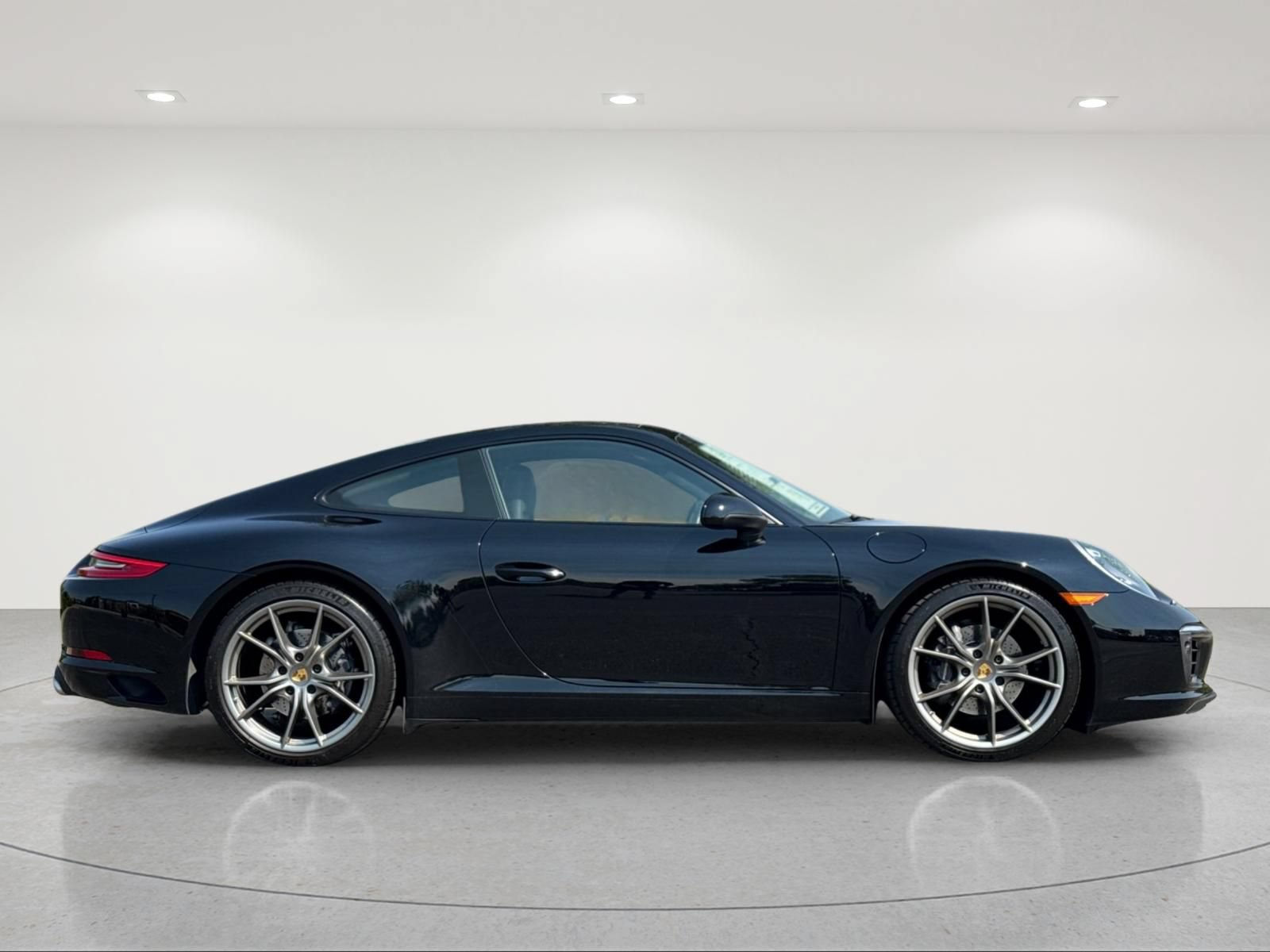 Used 2017 Porsche 911 Carrera RWD image 6