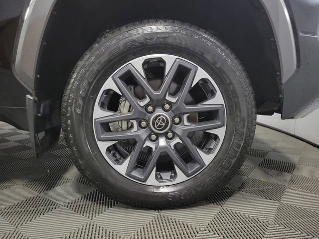 Used 2022 Toyota Tundra Limited AWD/4WD image 11