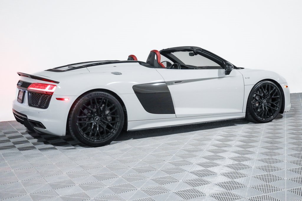 Used 2018 Audi R8 V10 plus image 11