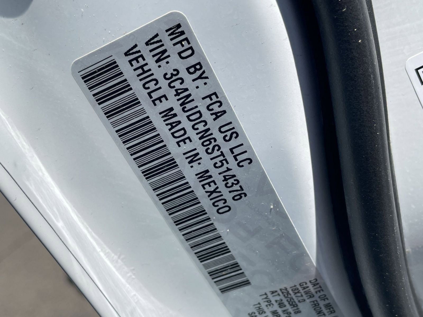Used 2025 Jeep Compass Limited image 27