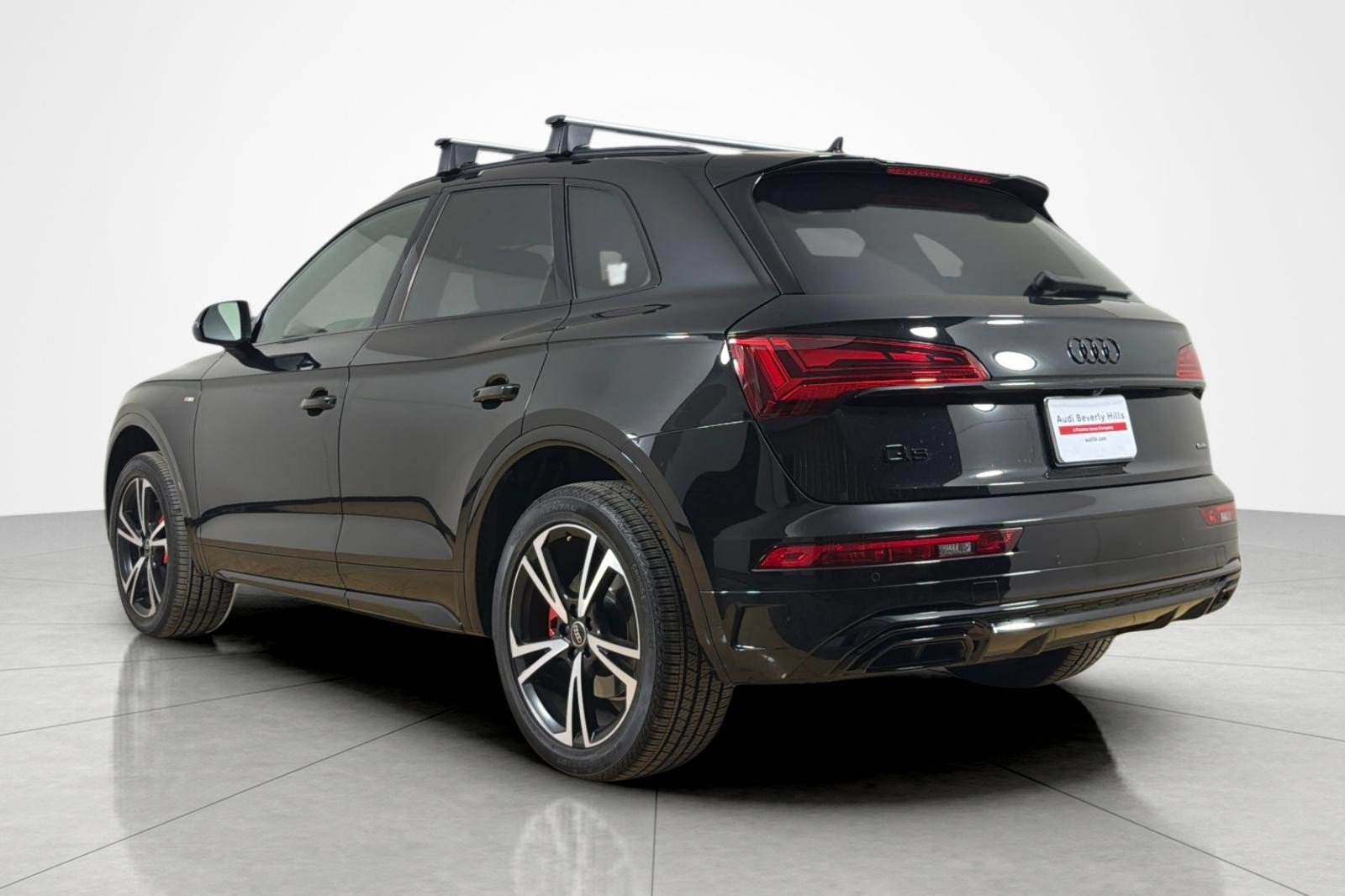 Used 2025 Audi Q5 2.0T Premium Plus w/ Premium Plus Package AWD/4WD image 3