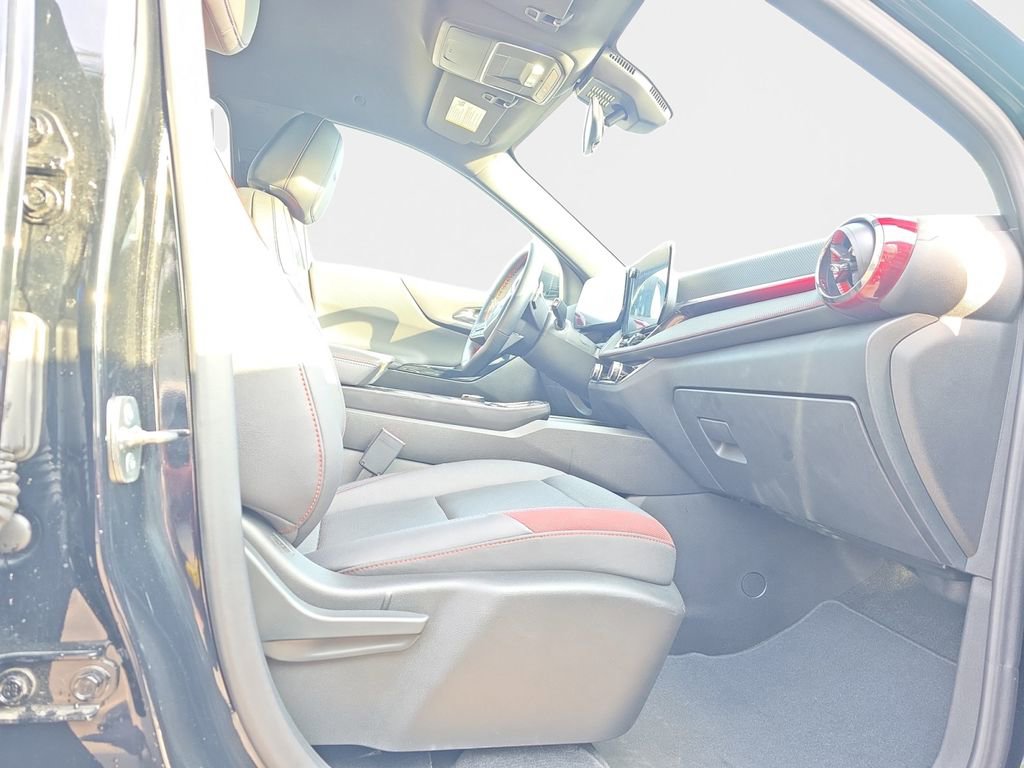 Used 2025 Chevrolet Equinox RS image 19