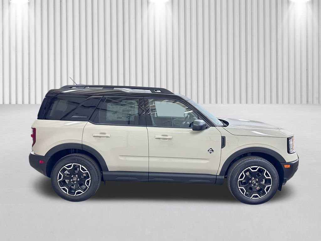 New 2025 Ford Bronco Sport Outer Banks image 3