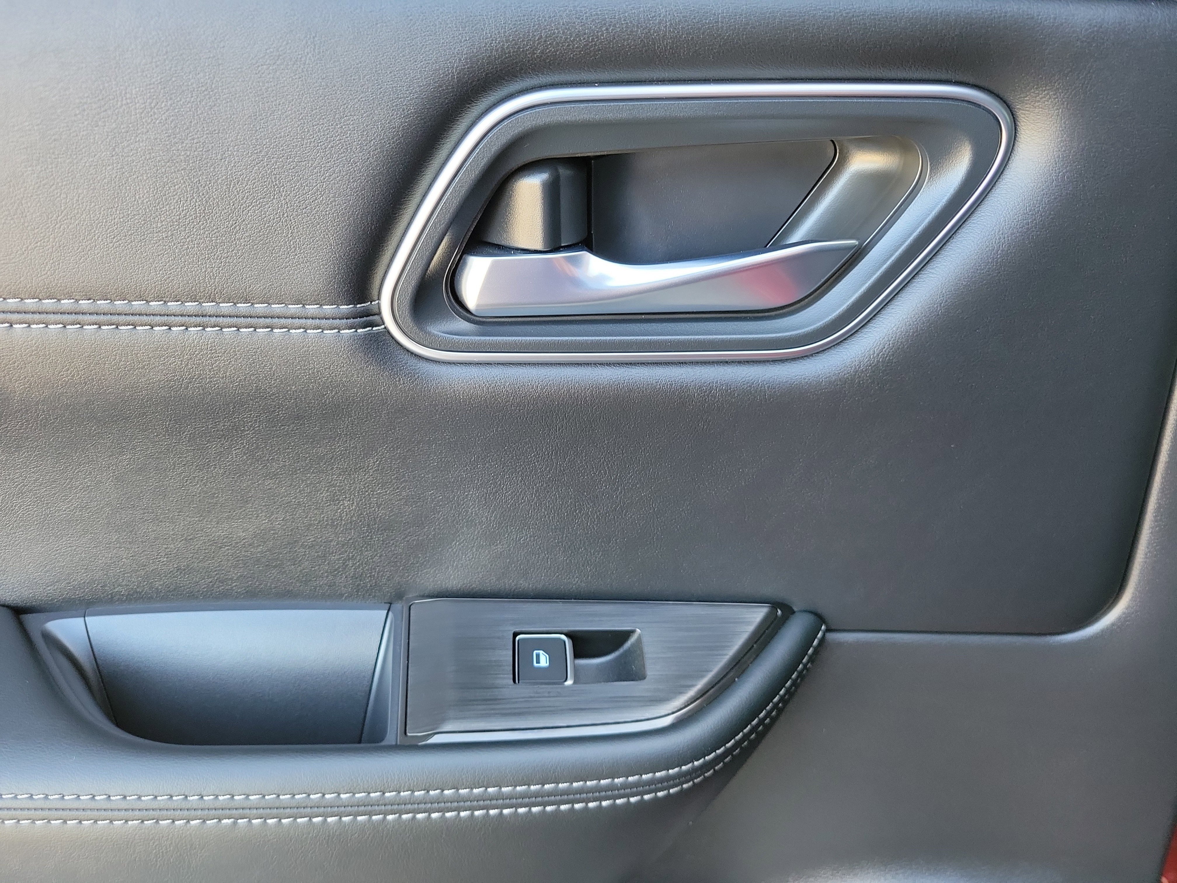 Used 2025 Nissan Rogue Platinum w/ Platinum Premium Package image 25