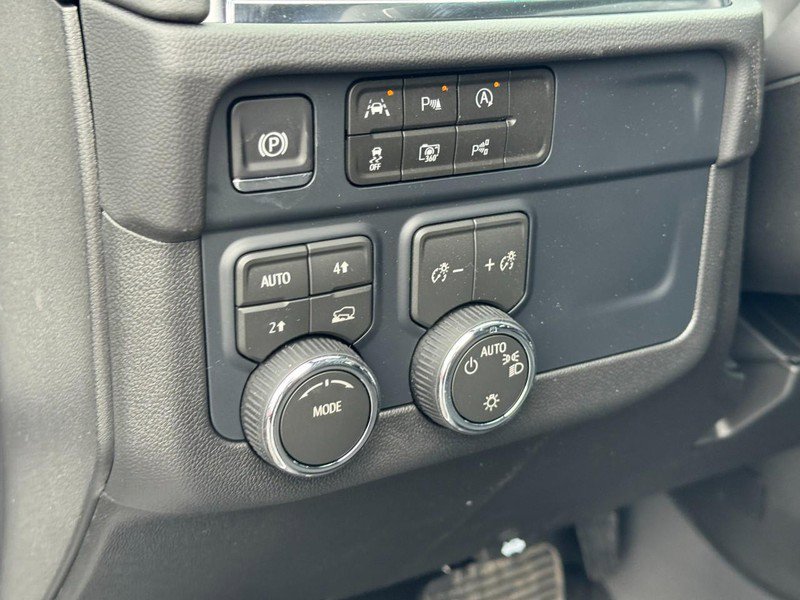 New 2026 Chevrolet Suburban LS image 35