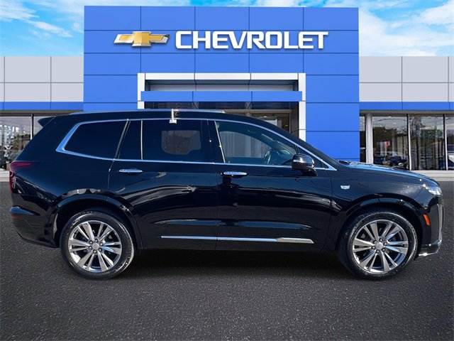Used 2023 Cadillac XT6 Premium Luxury image 4